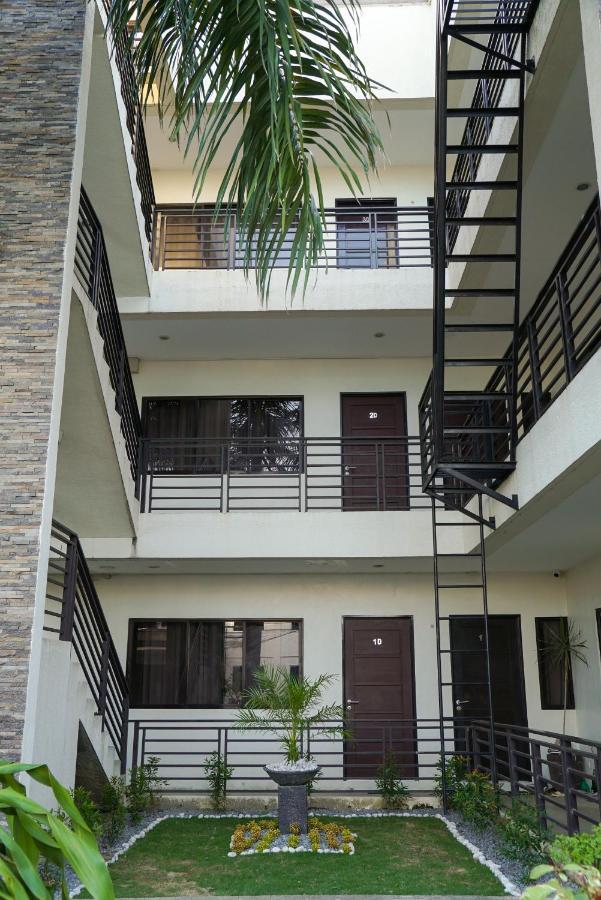 Garden Vista Hotel Davao Экстерьер фото