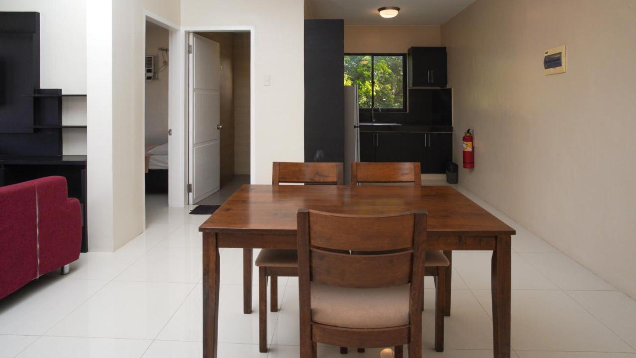 Garden Vista Hotel Davao Экстерьер фото