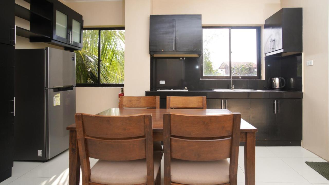 Garden Vista Hotel Davao Экстерьер фото